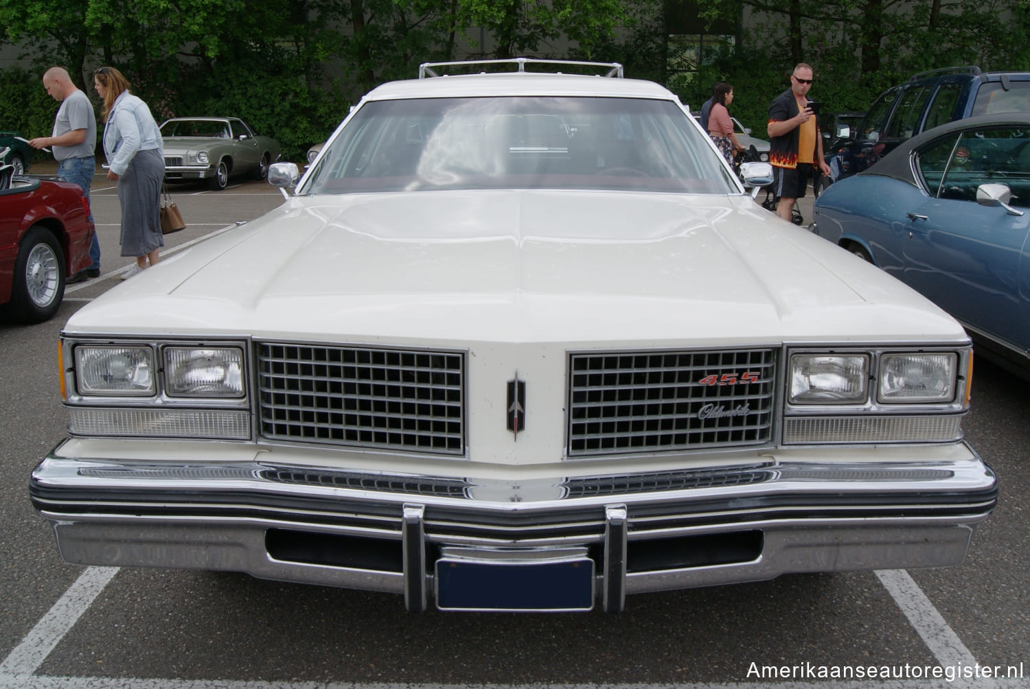 Oldsmobile Custom Cruiser uit 1976